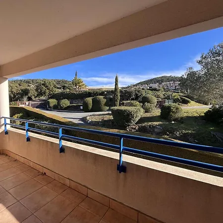 3 Pieces Avec Terrasse Proche A Saint-raphael - Fr-1-226a-201 * Saint-Raphael (Var)